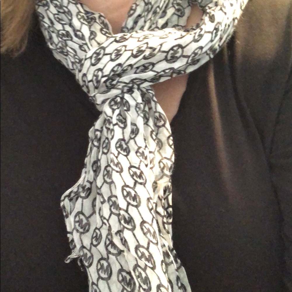 Michael Kors scarf